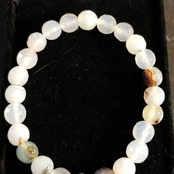 White Beaded Bracelet with Charm - Picture 3 of 3